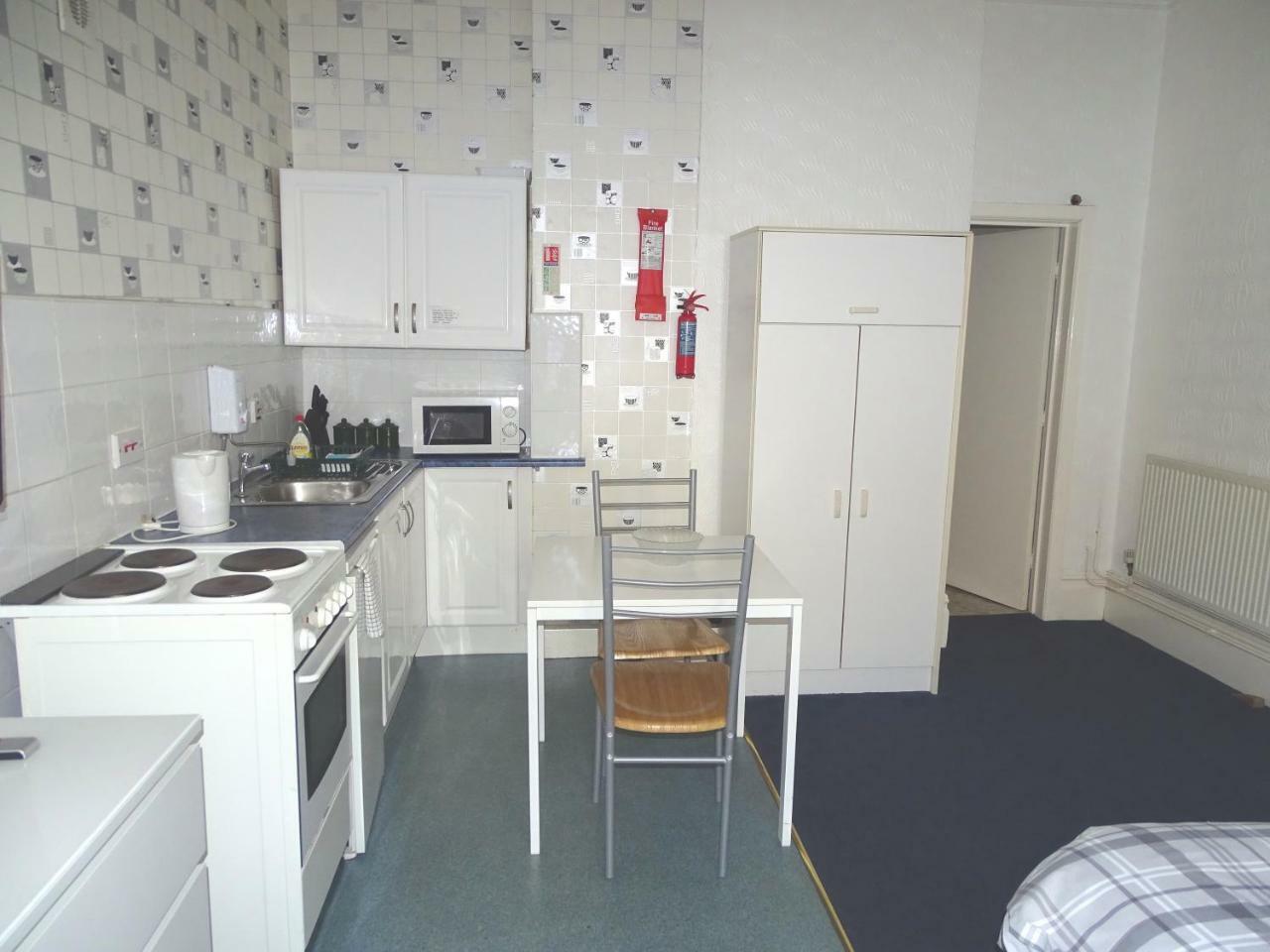Beeton Villas Holiday Apartments Blackpool Exterior photo