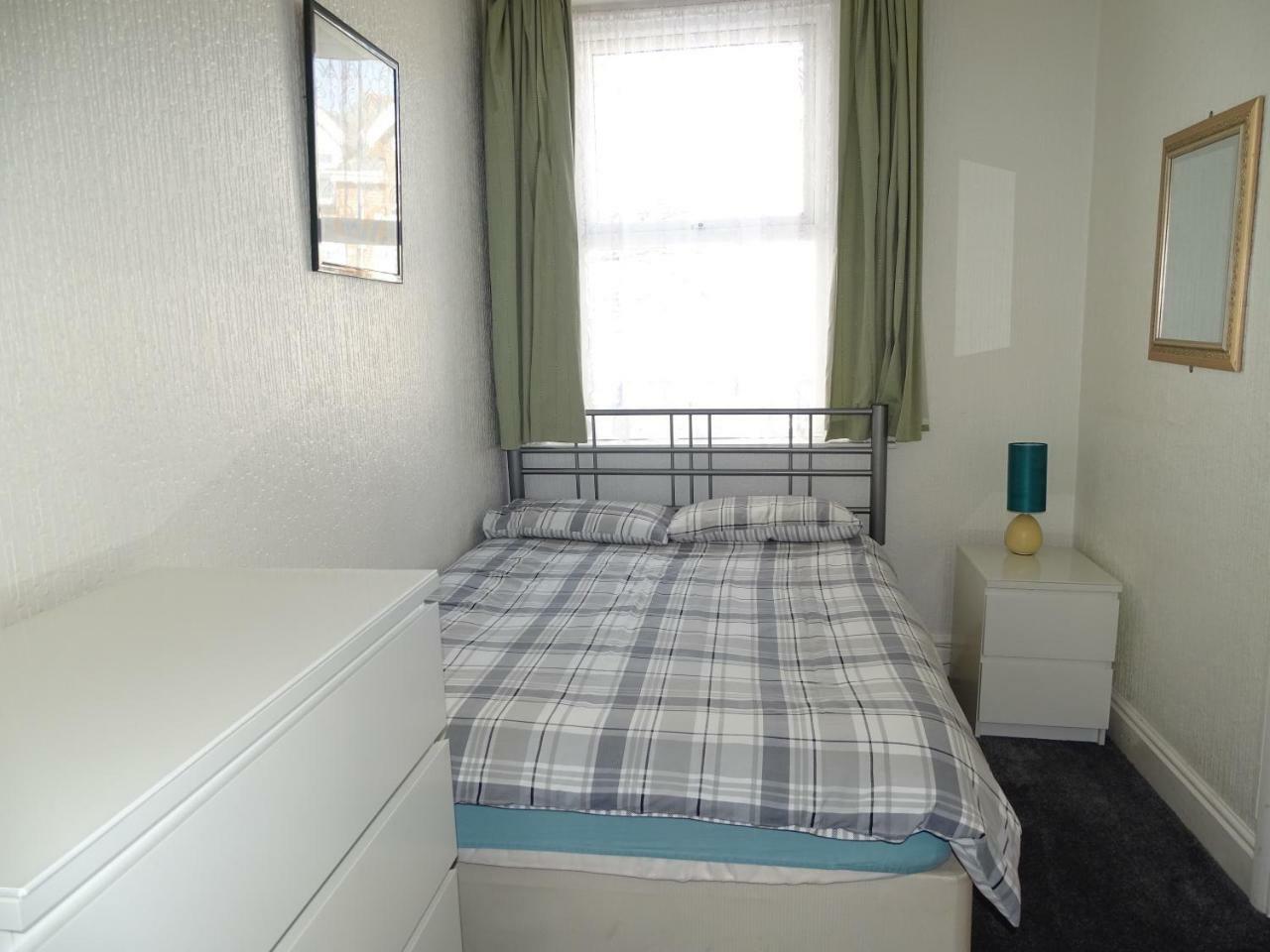 Beeton Villas Holiday Apartments Blackpool Exterior photo