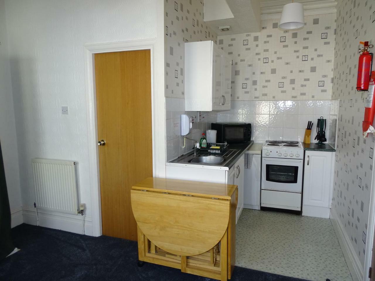 Beeton Villas Holiday Apartments Blackpool Exterior photo