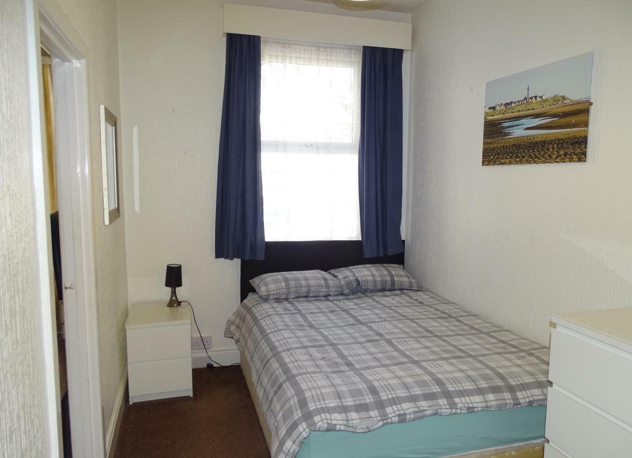 Beeton Villas Holiday Apartments Blackpool Exterior photo