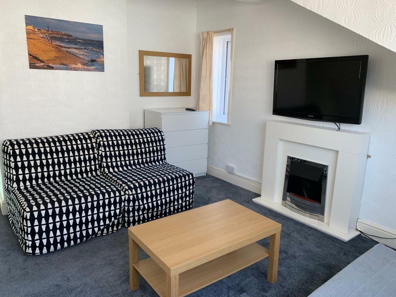 Beeton Villas Holiday Apartments Blackpool Exterior photo