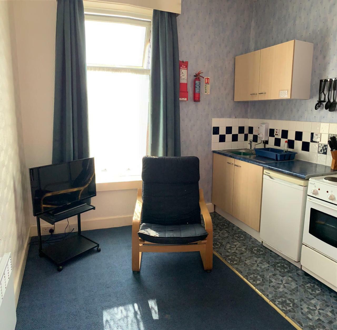 Beeton Villas Holiday Apartments Blackpool Exterior photo