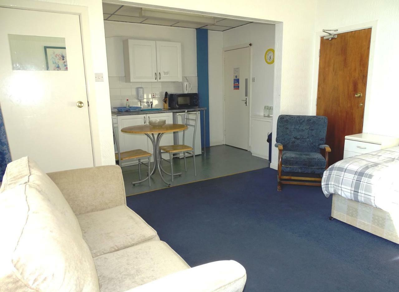 Beeton Villas Holiday Apartments Blackpool Exterior photo
