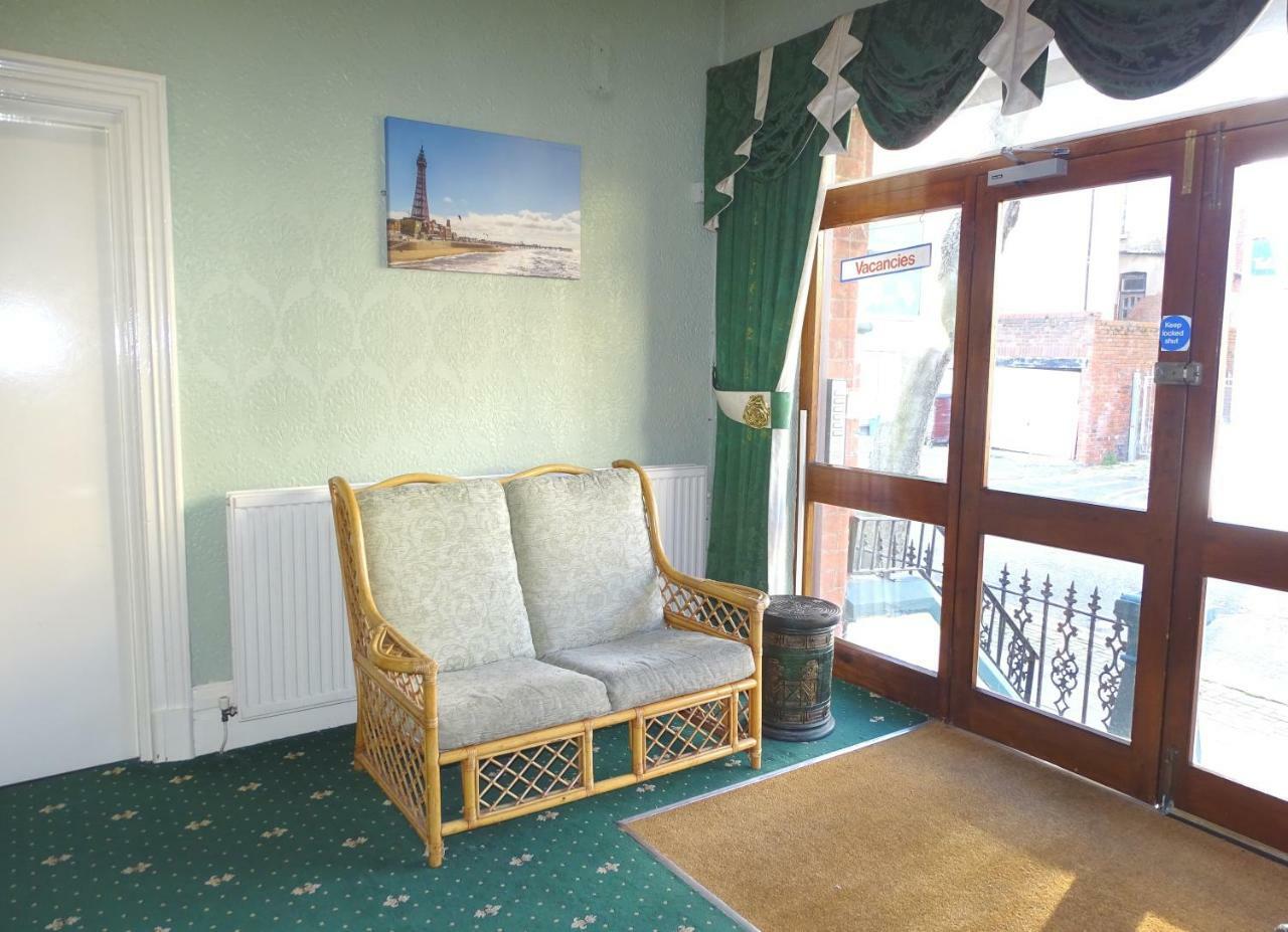 Beeton Villas Holiday Apartments Blackpool Exterior photo