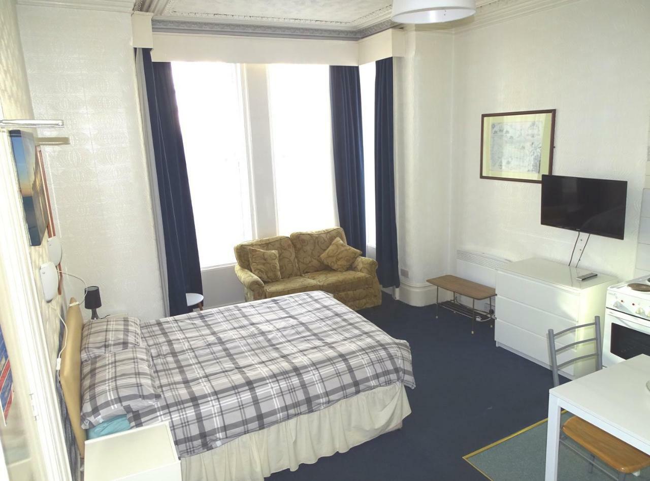 Beeton Villas Holiday Apartments Blackpool Exterior photo